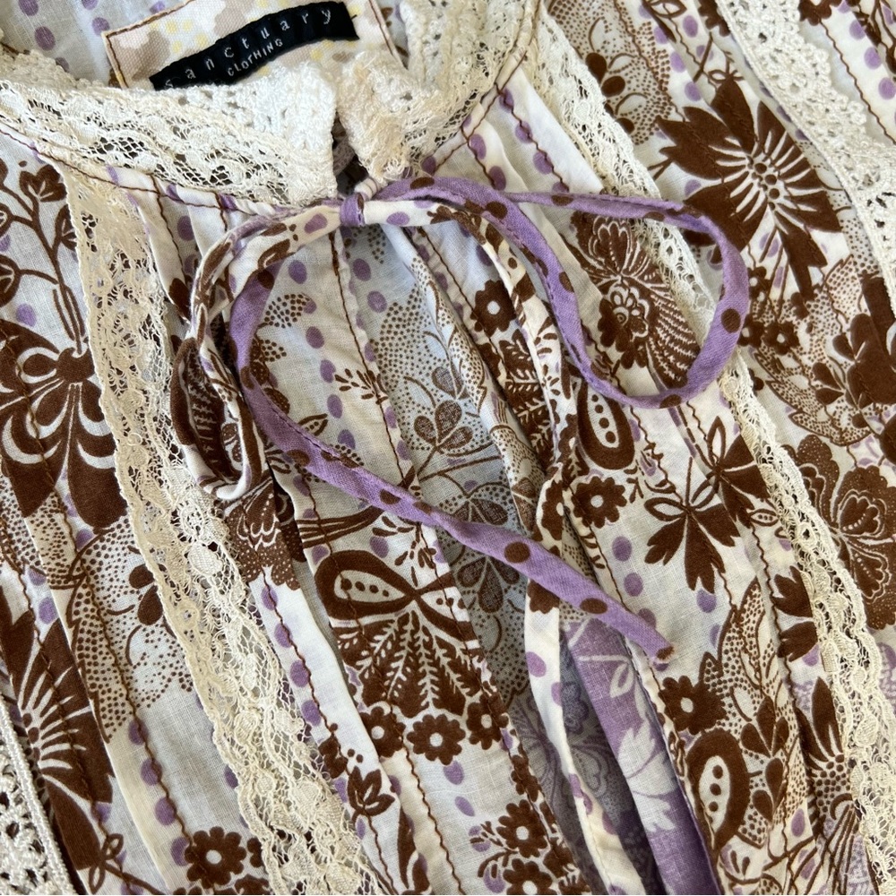 Sanctuary Lavender Cream Floral Graphic Ruched Blouse - Picture 7 of 8